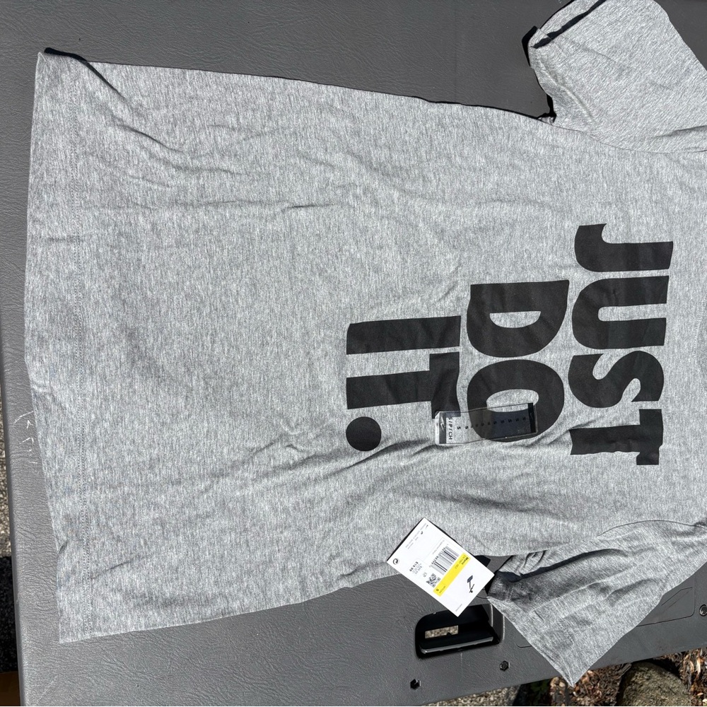 Nike Gray Short Sleeve Tee Bold Design